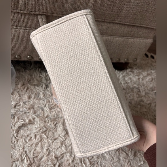 Disney Winnie the Pooh Cream White Canvas Tote Bag NWT - Picture 6 of 7